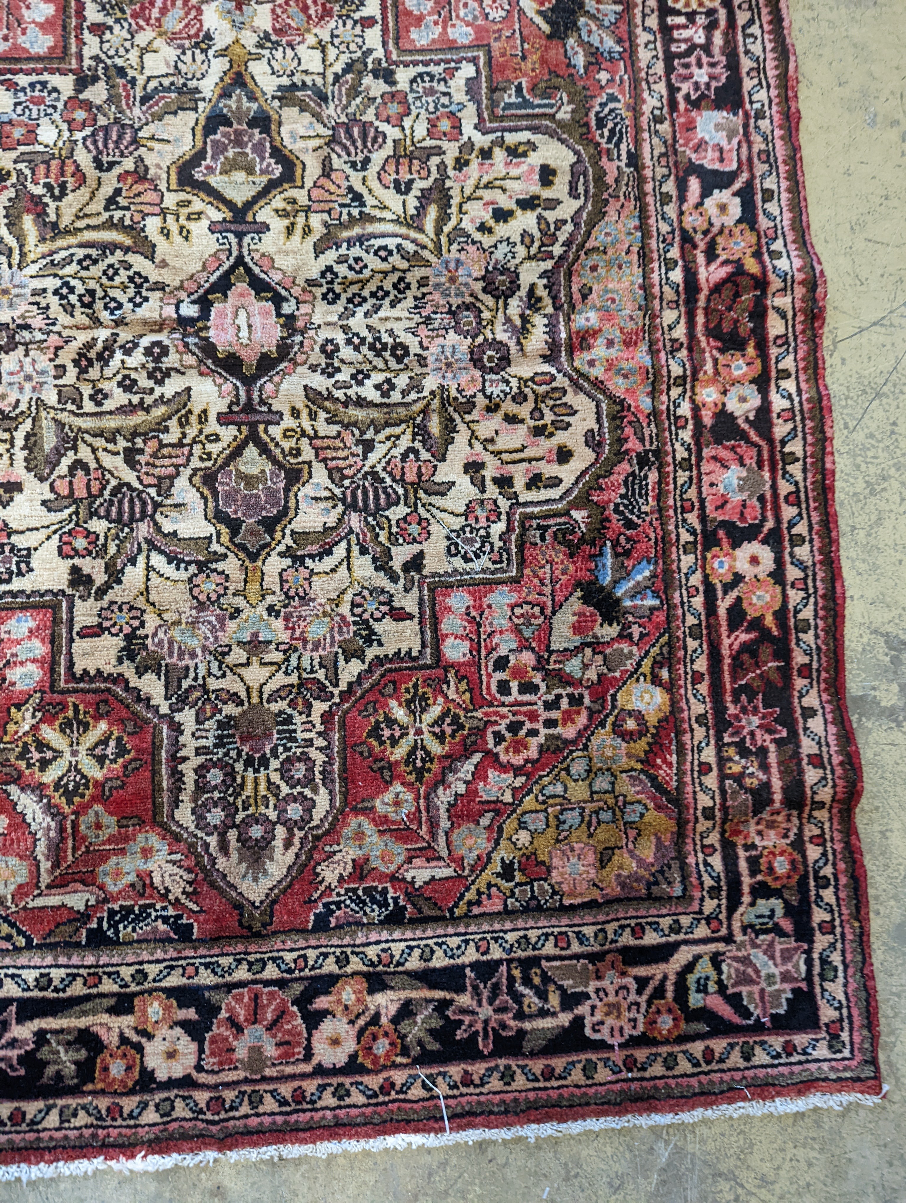 A Hamadan rug, 180 x 132cm